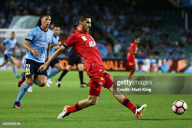 Iacopo La Rocca of United controls the ball during the round eight A-League match between Sydney FC and Adelaide United at Allianz Stadium on...