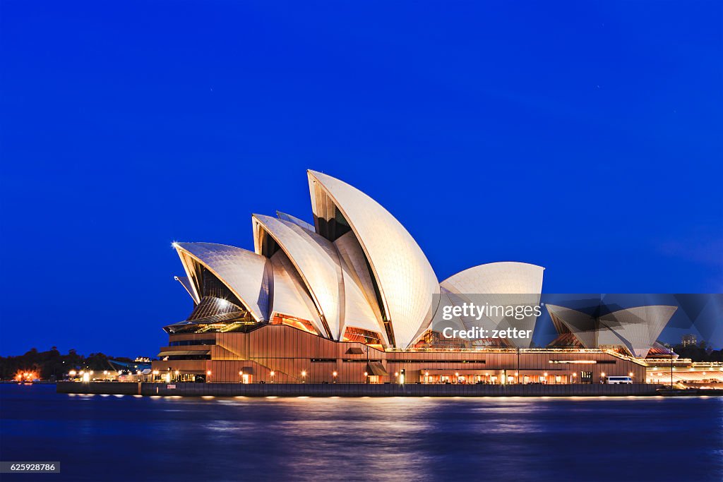 Sydney Opera side blue set