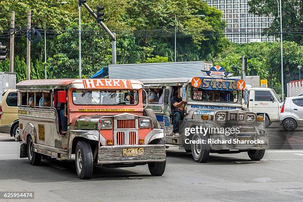 manila jeepney - philippines jeepney stock pictures, royalty-free photos & images