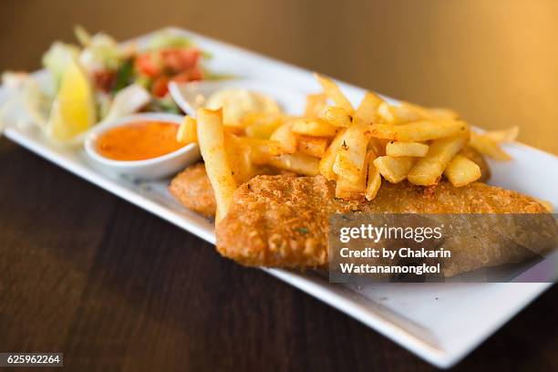 fish and chips. - fish and chips stock pictures, royalty-free photos & images