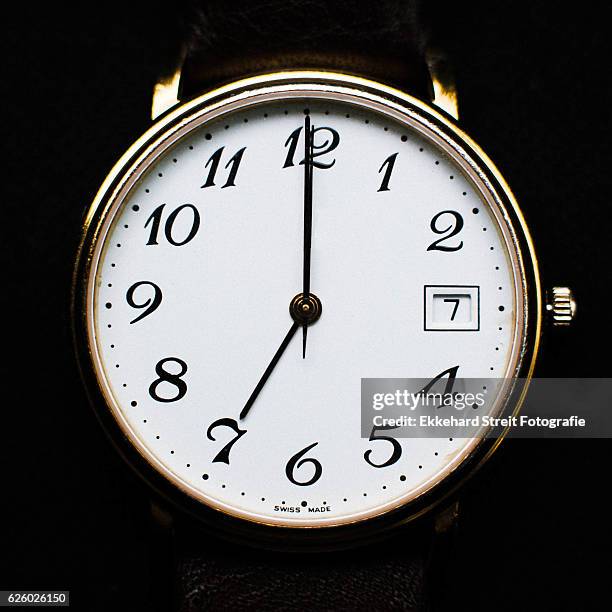 7 Number Clock Number 7 Clock Photos and Premium High Res Pictures - Getty Images