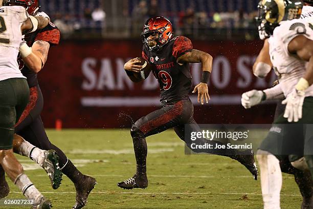 Running back Donnel Pumphrey of the San Diego State Aztecs runs 7 yards for a touchdown in the second quarter against the Colorado State Rams at...
