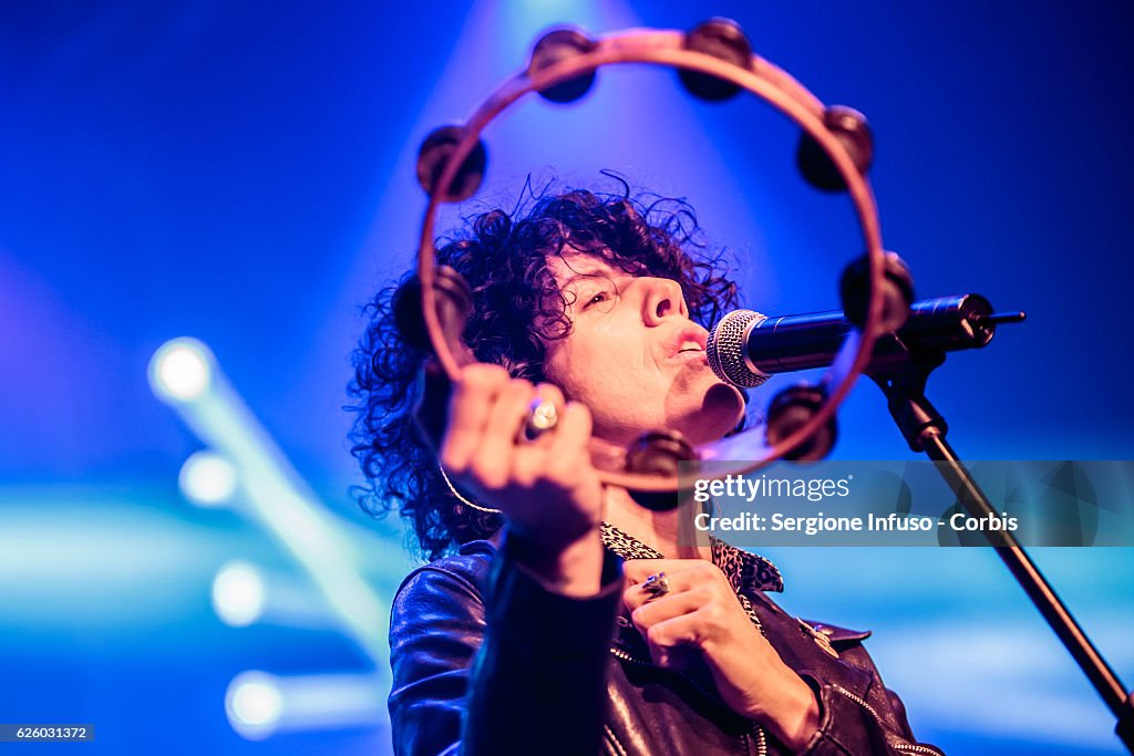 American pop/rock singer and songwriter LP, born Laura Pergolizzi ...