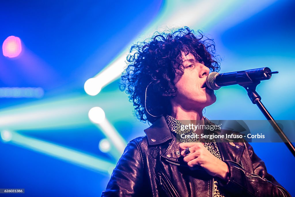 American pop/rock singer and songwriter LP, born Laura Pergolizzi ...