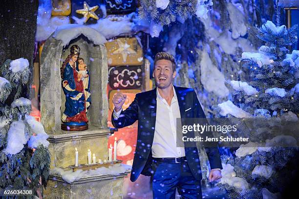 Maxi Arland is seen on stage during the tv show 'Das Adventsfest der 100.000 Lichter' on November 26, 2016 in Suhl, Germany.