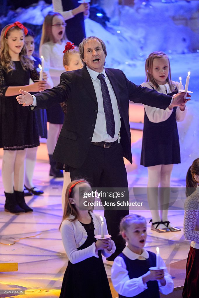 'Das Adventsfest der 100.000 Lichter' From Suhl