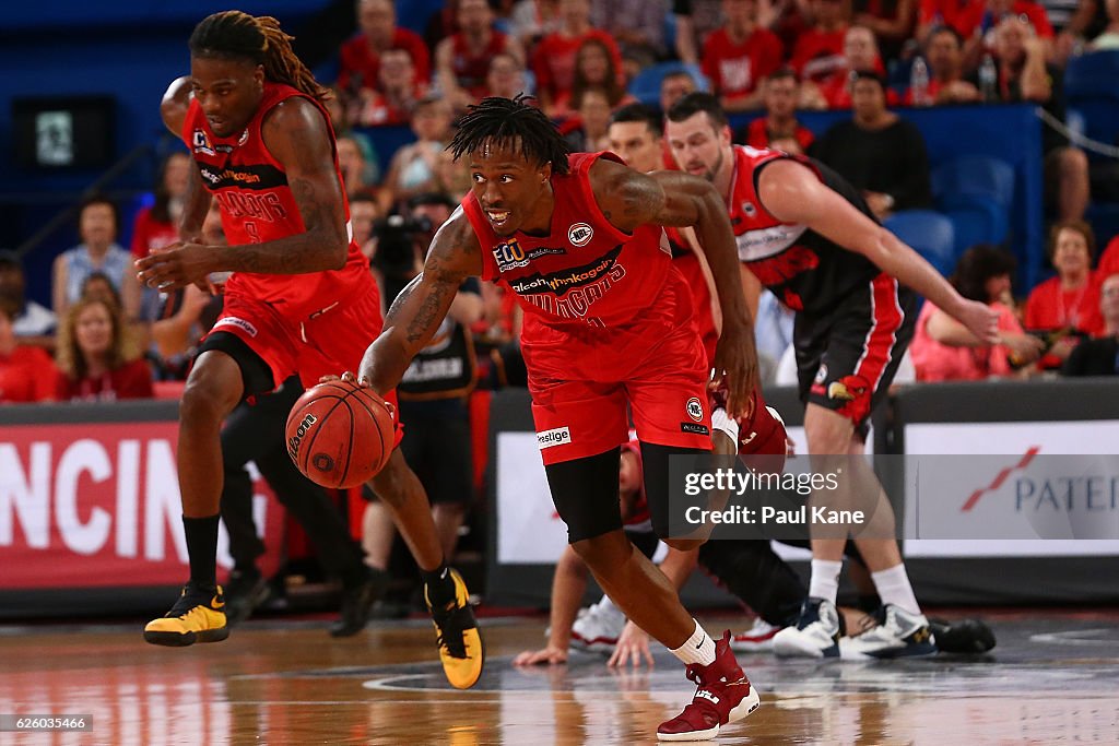 NBL Rd 8 - Perth v Illawarra