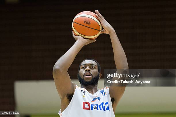 Davante Gardner of the Niigata Albirex BB shoots a free throw during the B. League match between Hitachi SunRockers Tokyo-Shibuya and Niigata Albirex...