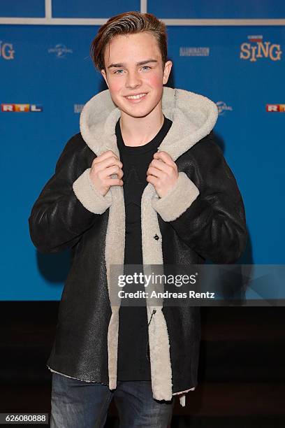 Mike Singer attends the European premiere of 'Sing' at Cinedom on November 27, 2016 in Cologne, Germany.