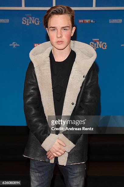 Mike Singer attends the European premiere of 'Sing' at Cinedom on November 27, 2016 in Cologne, Germany.