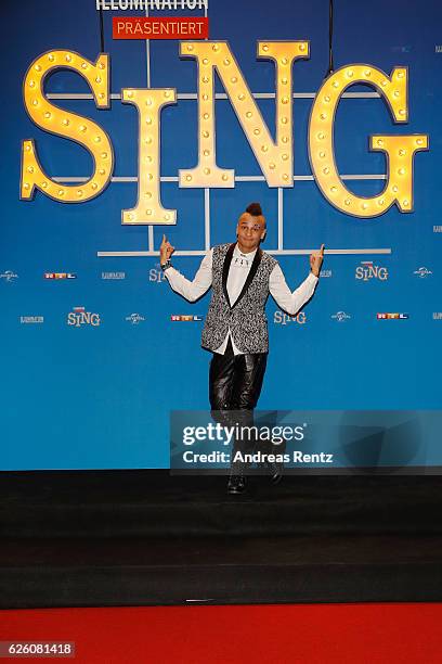 Prince Damien attends the European premiere of 'Sing' at Cinedom on November 27, 2016 in Cologne, Germany.