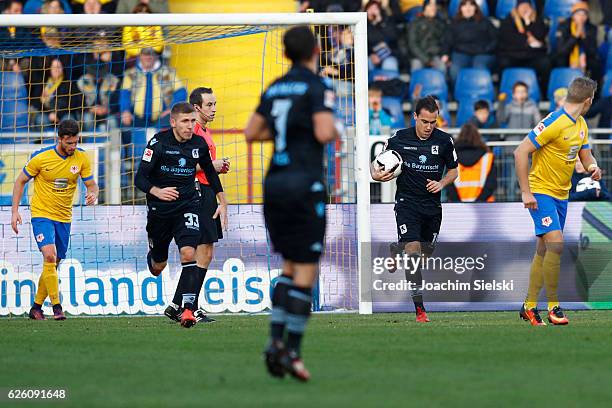 Levent Aycicek and Michael Liendl of Muenchen after the 1:2 for Muenchen during the Second Bundesliga match between Eintracht Braunschweig and TSV...