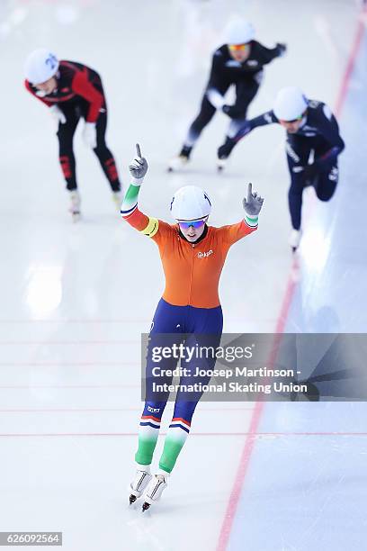 Elisa Dul of Netherlands celebrates winning the Ladies Mass Start during day two of ISU Junior World Cup Speed Skating at Minsk Arena on November 27,...