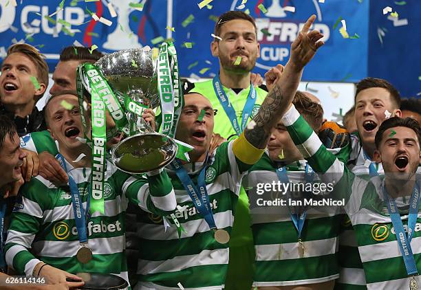 Scott Brown of Celtic lifts the trophy during the Betfred Cup Final between Aberdeen and Celtic at Hampden Park on November 27, 2016 in Glasgow,...