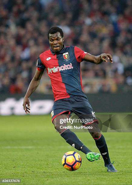 Isaac Cofie during Serie A match between Genoa v Juventus, in Genova, on November 27, 2016 .