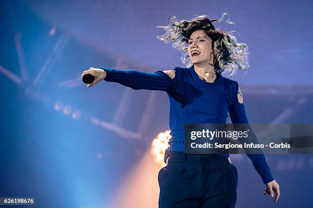 Italian singer-songwriter Elisa performs on stage on November 25, 2016 in Milan, Italy.