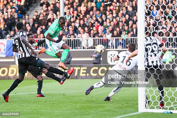 Florentin Pogba of Saint-Etienne scores the 1-1 draw during the French Ligue 1 match between Angers and Saint Etienne on November 27, 2016 in Angers,...