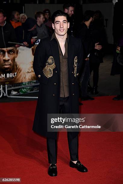 Footballer Hector Bellerin attends the World Premiere of "I Am Bolt" at Odeon Leicester Square on November 28, 2016 in London, England.