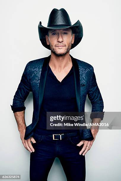 Recording artist Tim McGraw, recipient of the Favorite Country Song Award poses in the press room during the 2016 American Music Awards at Microsoft...