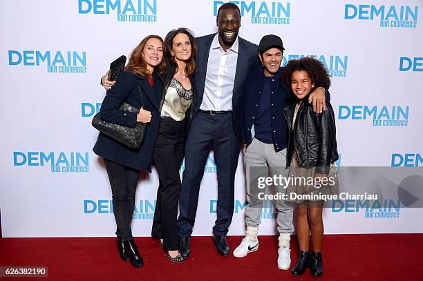 Mlissa Theuriau, Helene Sy, Omar Sy and Jamel Debbouze attend the "Demain Tout Commence" Paris Premiere at Le Grand Rex on November 28, 2016 in...