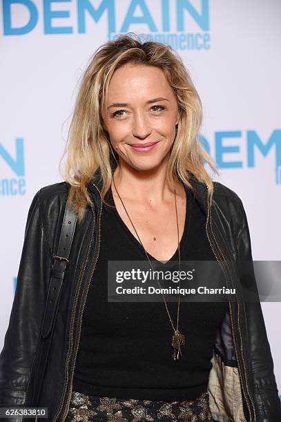 Helene de Fougerolles attends the "Demain Tout Commence" Paris Premiere at Le Grand Rex on November 28, 2016 in Paris, France.