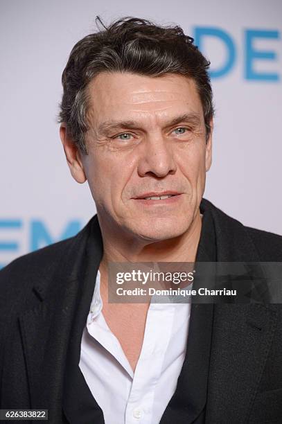 Marc Lavoine attends the "Demain Tout Commence" Paris Premiere at Le Grand Rex on November 28, 2016 in Paris, France.