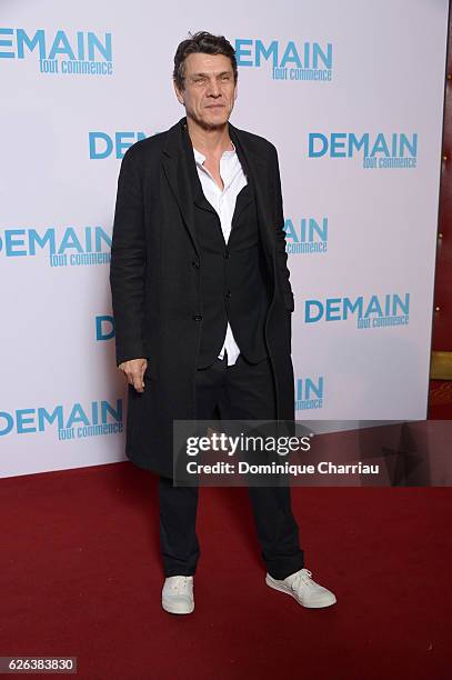 Marc Lavoine attends the "Demain Tout Commence" Paris Premiere at Le Grand Rex on November 28, 2016 in Paris, France.