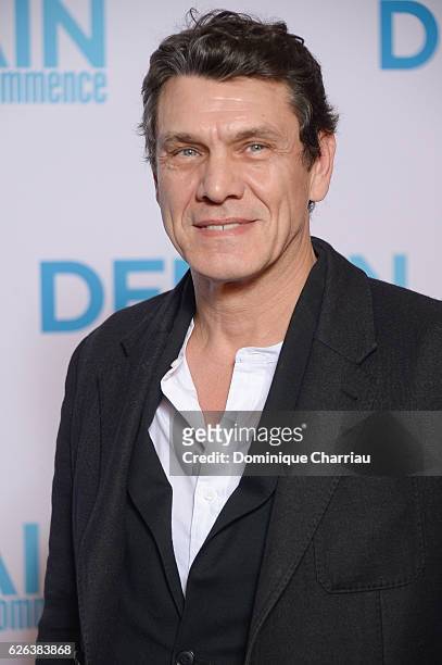 Marc Lavoine attends the "Demain Tout Commence" Paris Premiere at Le Grand Rex on November 28, 2016 in Paris, France.