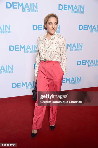 Marilou Berry attends the "Demain Tout Commence" Paris Premiere at Le Grand Rex on November 28, 2016 in Paris, France.