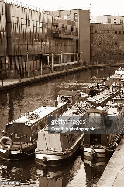 narrowboating kings cross. - gate locks for wood fences stock pictures, royalty-free photos & images