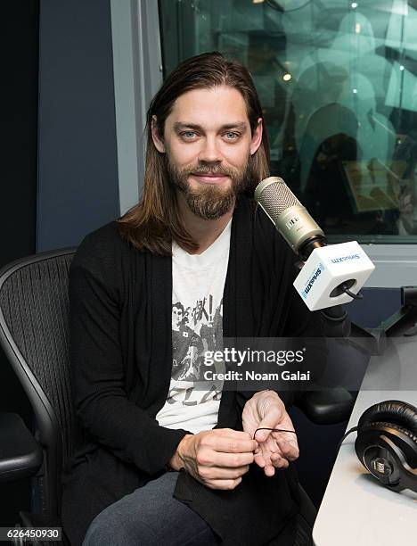 Actor Tom Payne visits the SiriusXM Studio on November 29, 2016 in New York City.