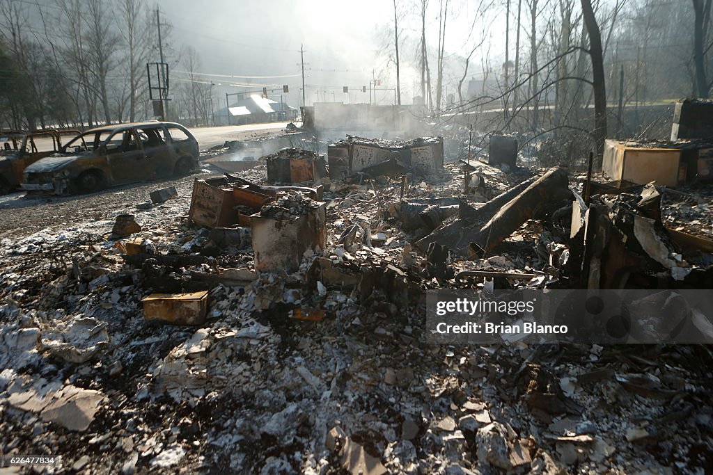 Wildfires Rage Through Tennessee Resort Town Of Gatlinburg