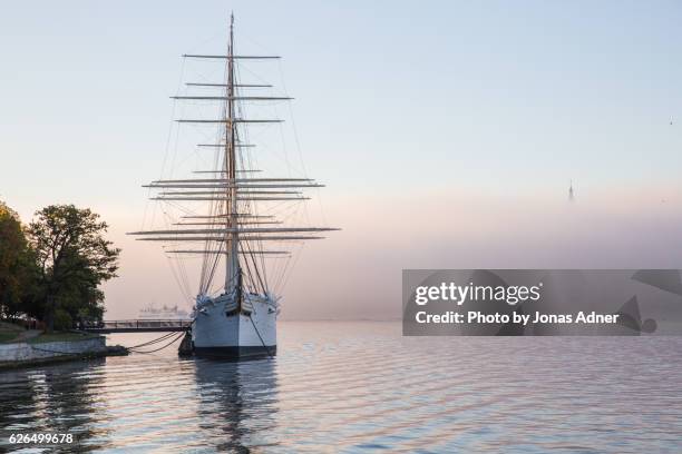 ship in mist - jonas adner stock pictures, royalty-free photos & images