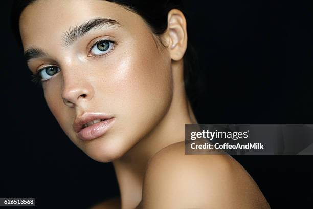 young beautiful woman - fashion close up stockfoto's en -beelden