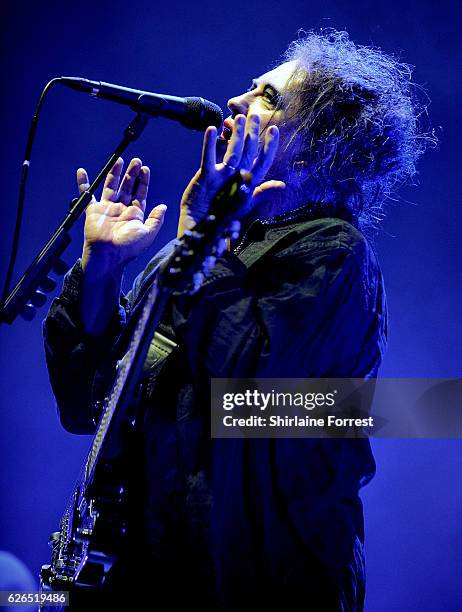 Robert Smith of The Cure performs at Manchester Arena on November 29, 2016 in Manchester, United Kingdom.