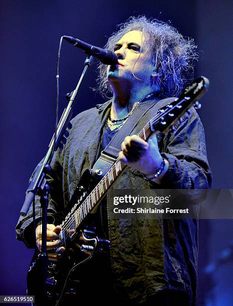 Robert Smith of The Cure performs at Manchester Arena on November 29, 2016 in Manchester, United Kingdom.