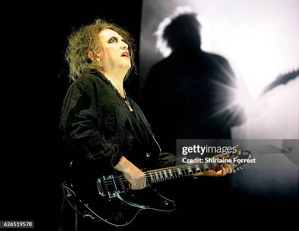 Robert Smith of The Cure performs at Manchester Arena on November 29, 2016 in Manchester, United Kingdom.