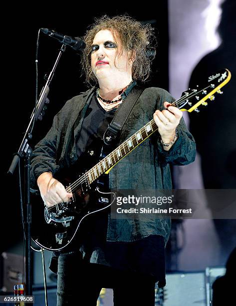 Robert Smith of The Cure performs at Manchester Arena on November 29, 2016 in Manchester, United Kingdom.