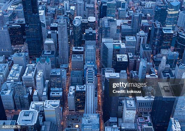 chicago's famous high-rise building seen from above - chicago skyscraper stock pictures, royalty-free photos & images