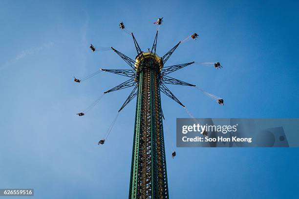 prater tower of wiener prater, vienna, austria - prater park stock pictures, royalty-free photos & images