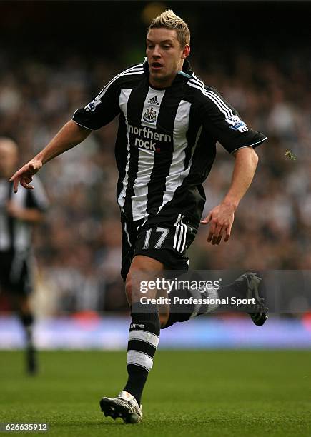 Alan Smith of Newcastle in action during the FA Cup 4th round tie between Arsenal and Newcastle United at The Emirates stadium, on January 26 in...