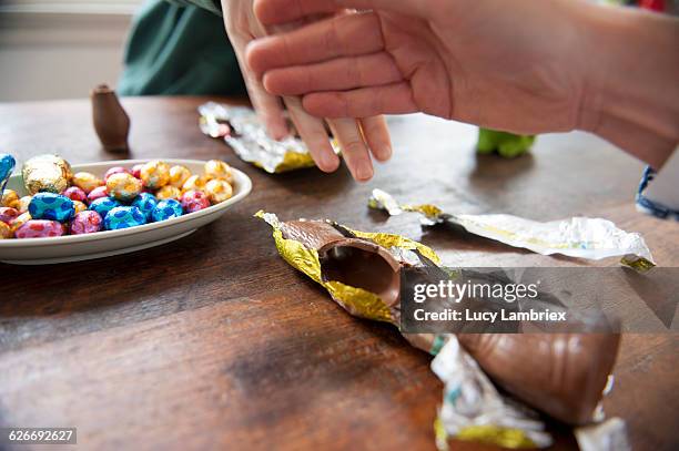 pov easter - easter bunny man stockfoto's en -beelden