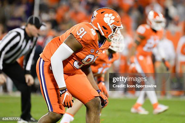 Clemson defensive lineman Austin Bryant gets ready for the snap during 1st half action between the Clemson Tigers and the South Carolina Gamecocks at...