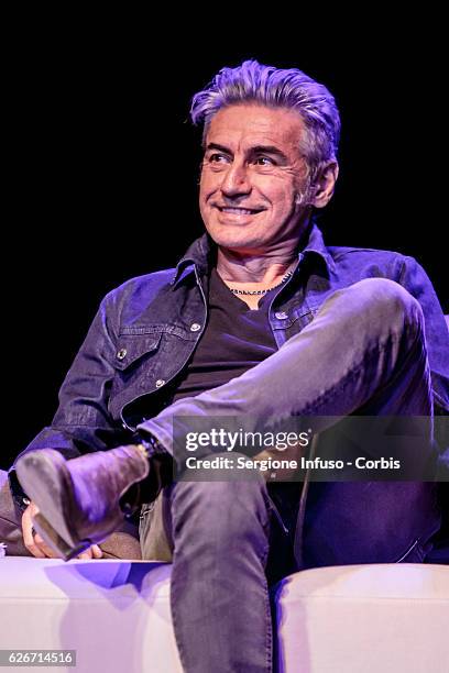 Italian singer-songwriter Luciano Ligabue is a guest of the show 'Sottosopra': Roberto Saviano Meets The Audience on November 28, 2016 in Milan,...