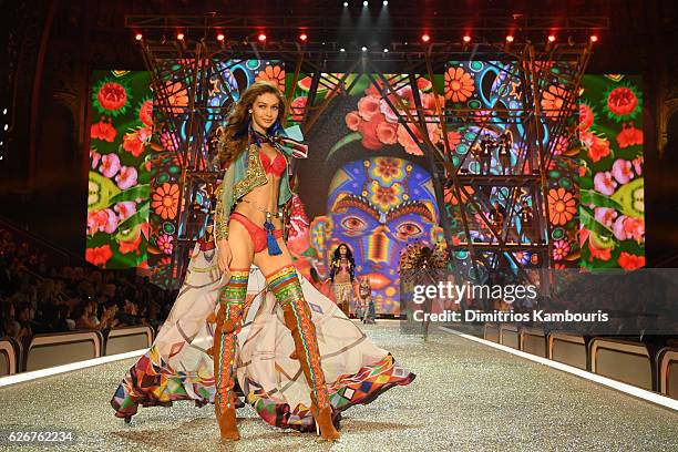 Gigi Hadid walks the runway during the 2016 Victoria's Secret Fashion Show on November 30, 2016 in Paris, France.