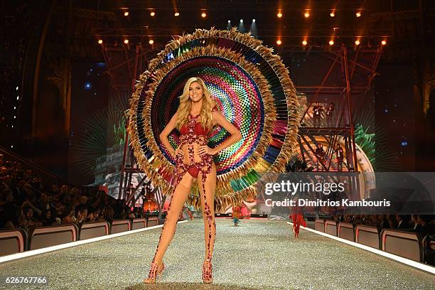 Devon Windsor walks the runway during the 2016 Victoria's Secret Fashion Show on November 30, 2016 in Paris, France.