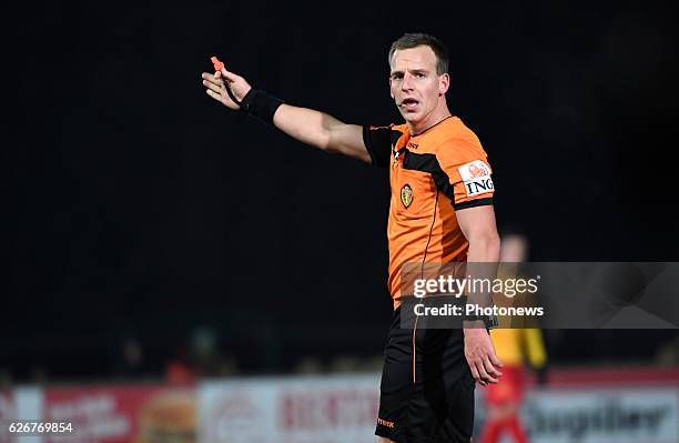 Referee Nathan Verboomen gestures pictured during Croky cup 1/8 F match between AFC Tubize and KV Oostende on November 30, 2016 in Tubize, Belgium