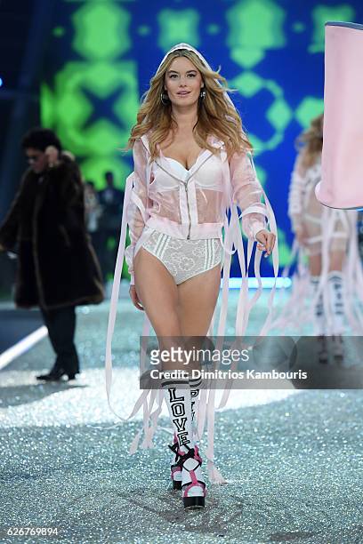 Camille Rowe walks the runway during the 2016 Victoria's Secret Fashion Show on November 30, 2016 in Paris, France.