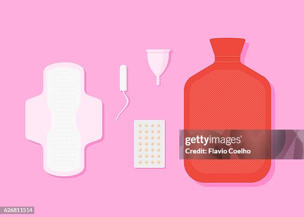 ilustraciones, imágenes clip art, dibujos animados e iconos de stock de modern menstruation - absorbent, tampon, reusable period cup and hot water bottle - analgésico