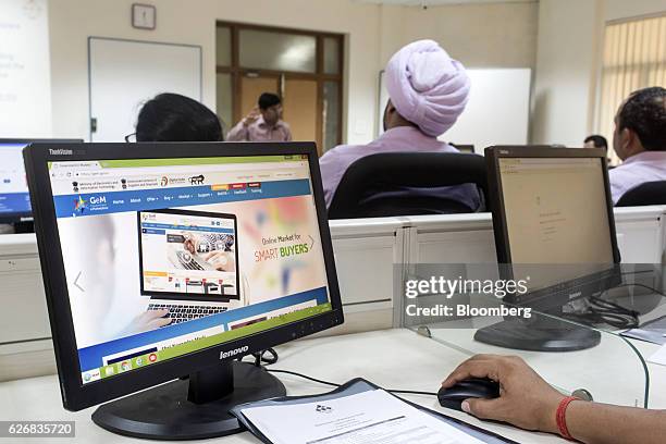 Computer Trainee Photos and Premium High Res Pictures - Getty Images